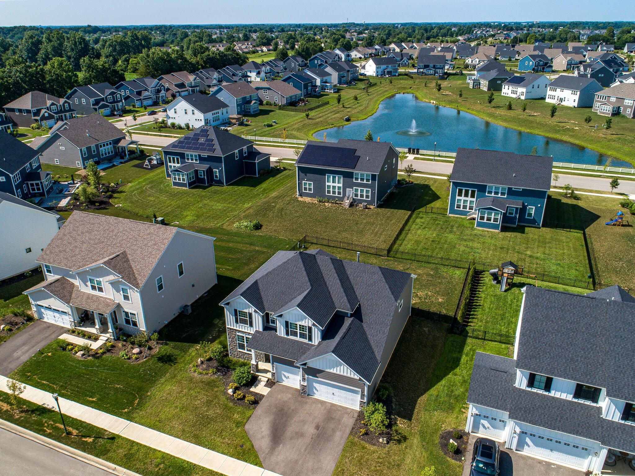 Property Photo: 331 Harvest Walk Lp OH 43015