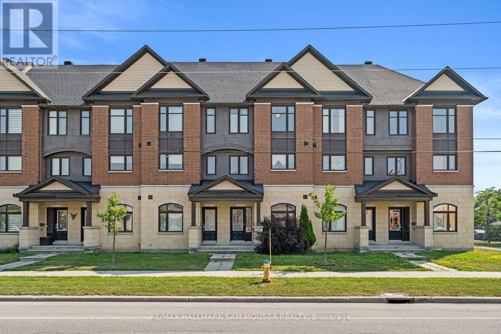 1222 Longfields Drive  Ottawa ON K2J 5X3 photo