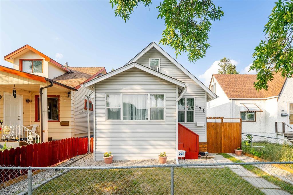 Photo de la propriété:  971 College Avenue  MB R2X 1B2 