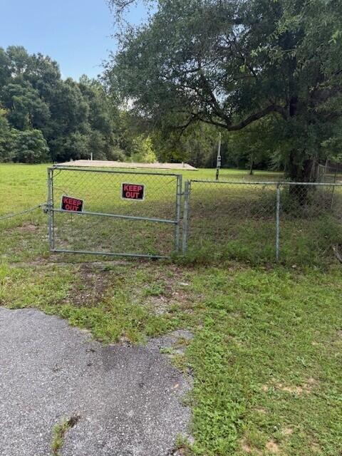 Property Photo: 5985 Staff Drive FL 32536
