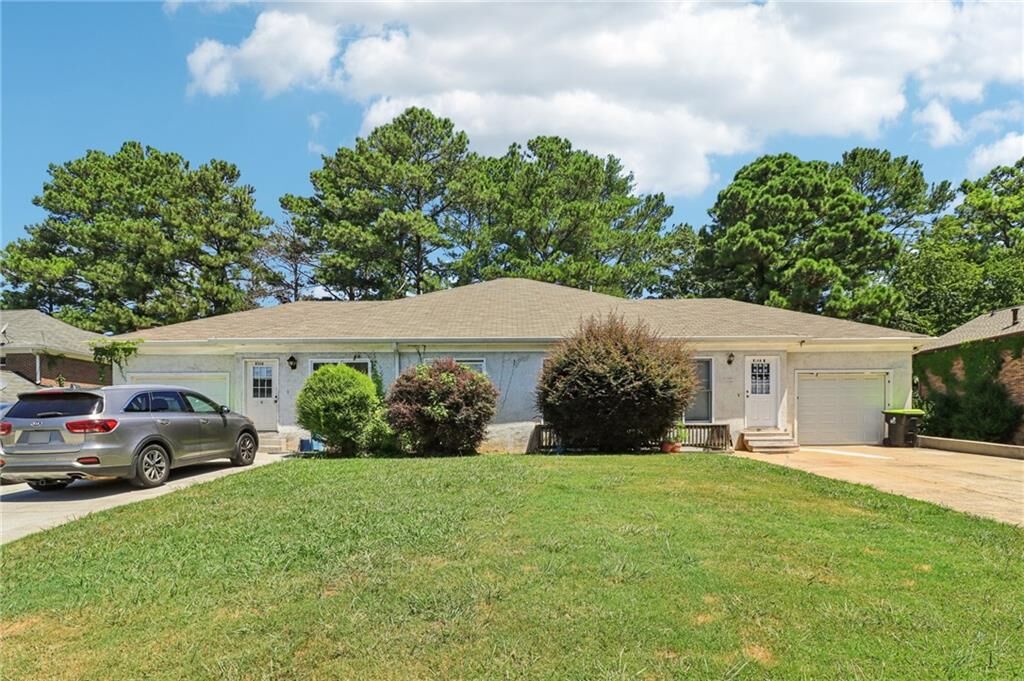 Property Photo: 2112 Fairway Court SE GA 30013