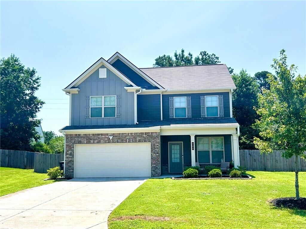 Property Photo: 208 McGinnis Circle GA 30701