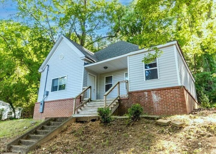 Property Photo: 2424 Campbell Street TN 37406
