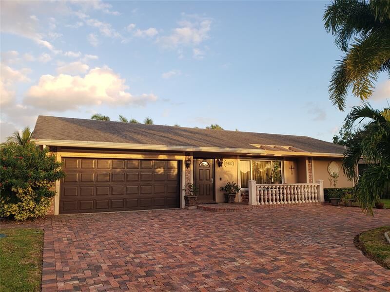 Property Photo:  1402 SW 25th Ave  FL 33442