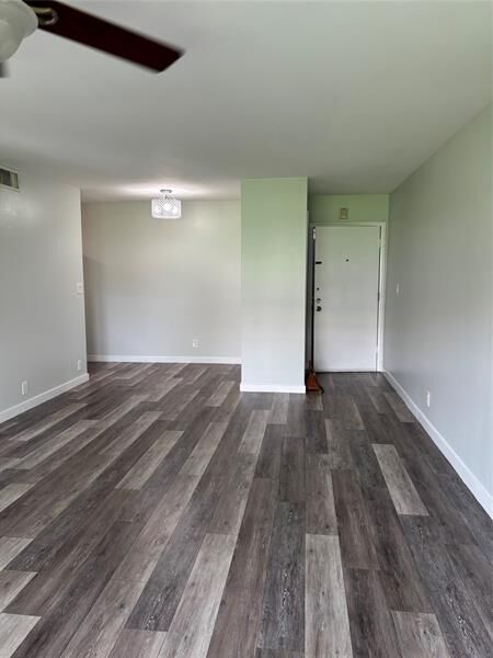 Property Photo:  9 NE 19th Ct 102 C  FL 33305 