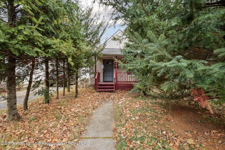 2319 Lyons Avenue  Lansing MI 48910 photo