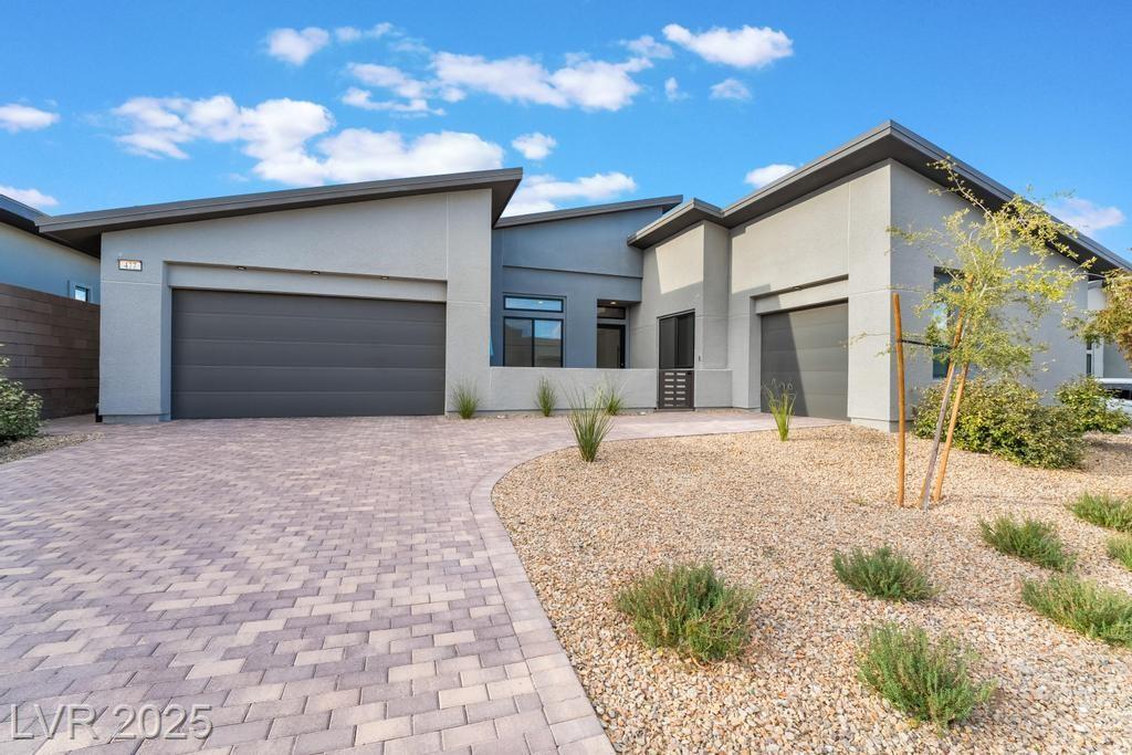 Property Photo: 477 Highview Ridge Avenue NV 89138