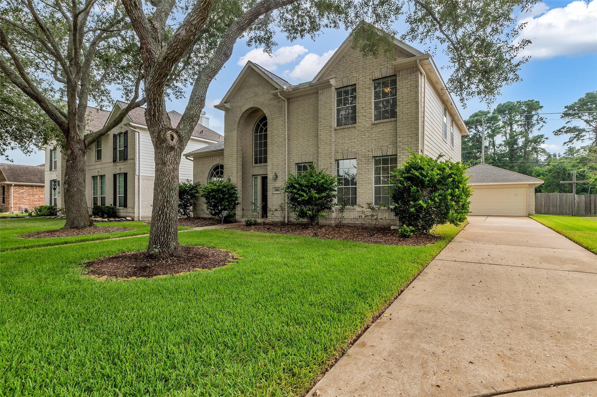 Property Photo: 219 Rustic Oaks Drive TX 77573