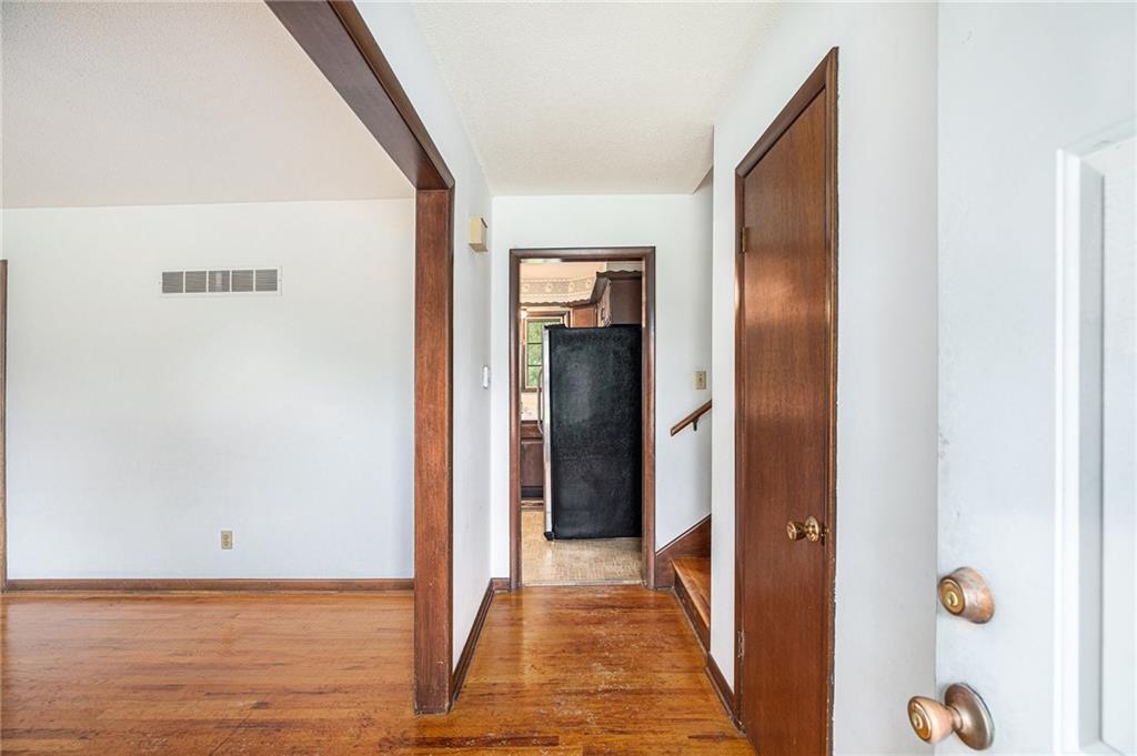Property Photo: 1405 Carrol Drive MO 64080