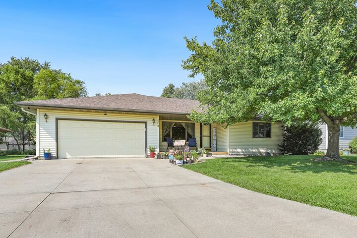 Property Photo: 505 W Meadow Drive IA 50228