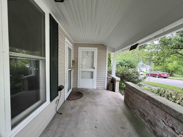 Property Photo: 1011 W Howe Street IN 47403