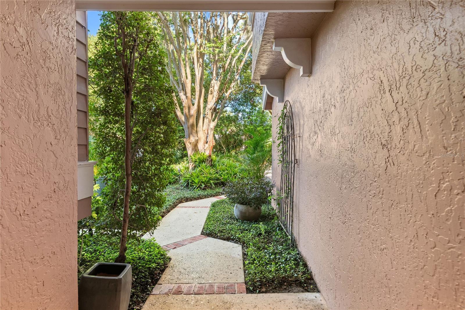 Property Photo: 595 Huntington Avenue 4 FL 32789