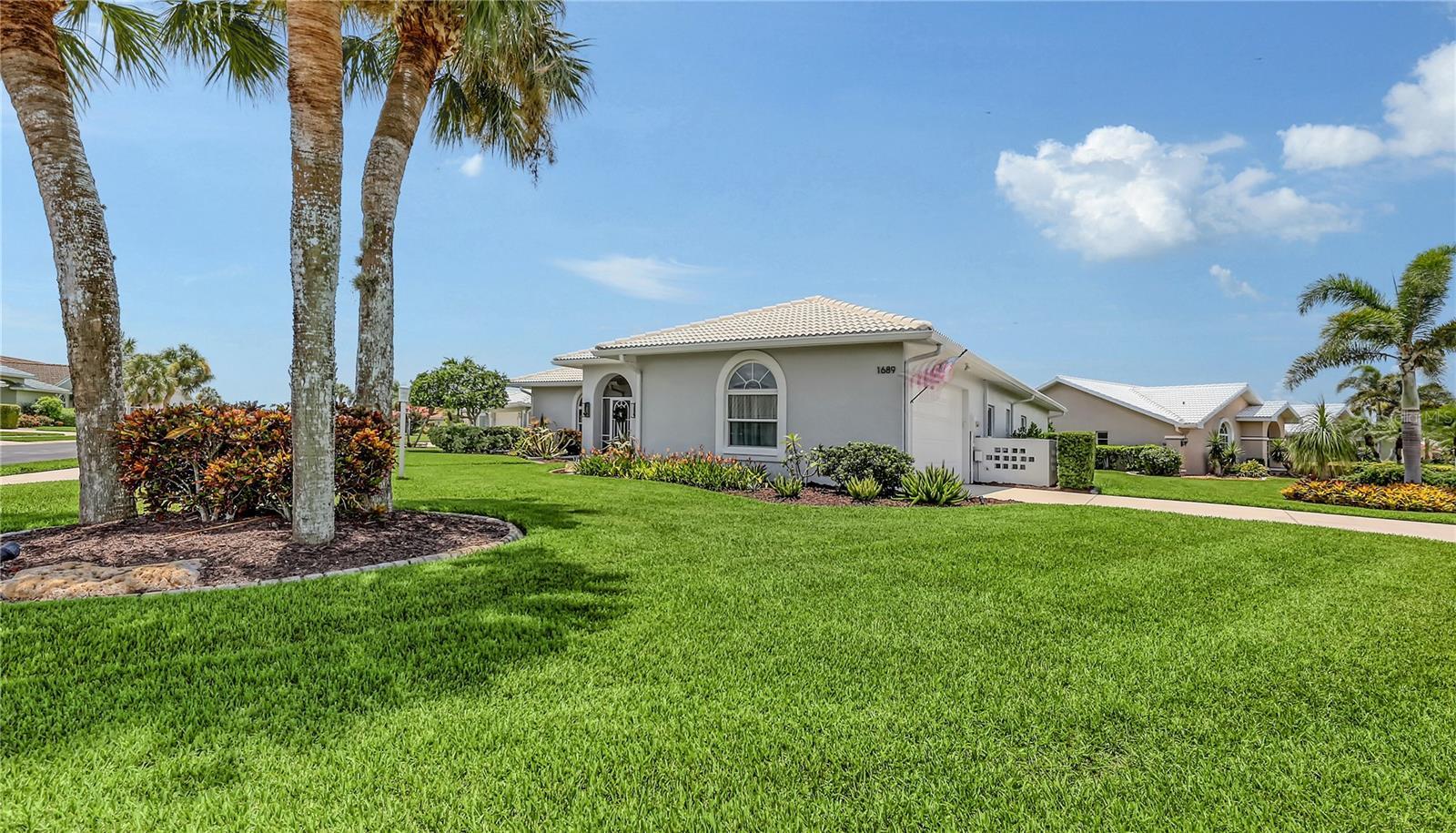 Property Photo: 1689 Valley Drive FL 34292