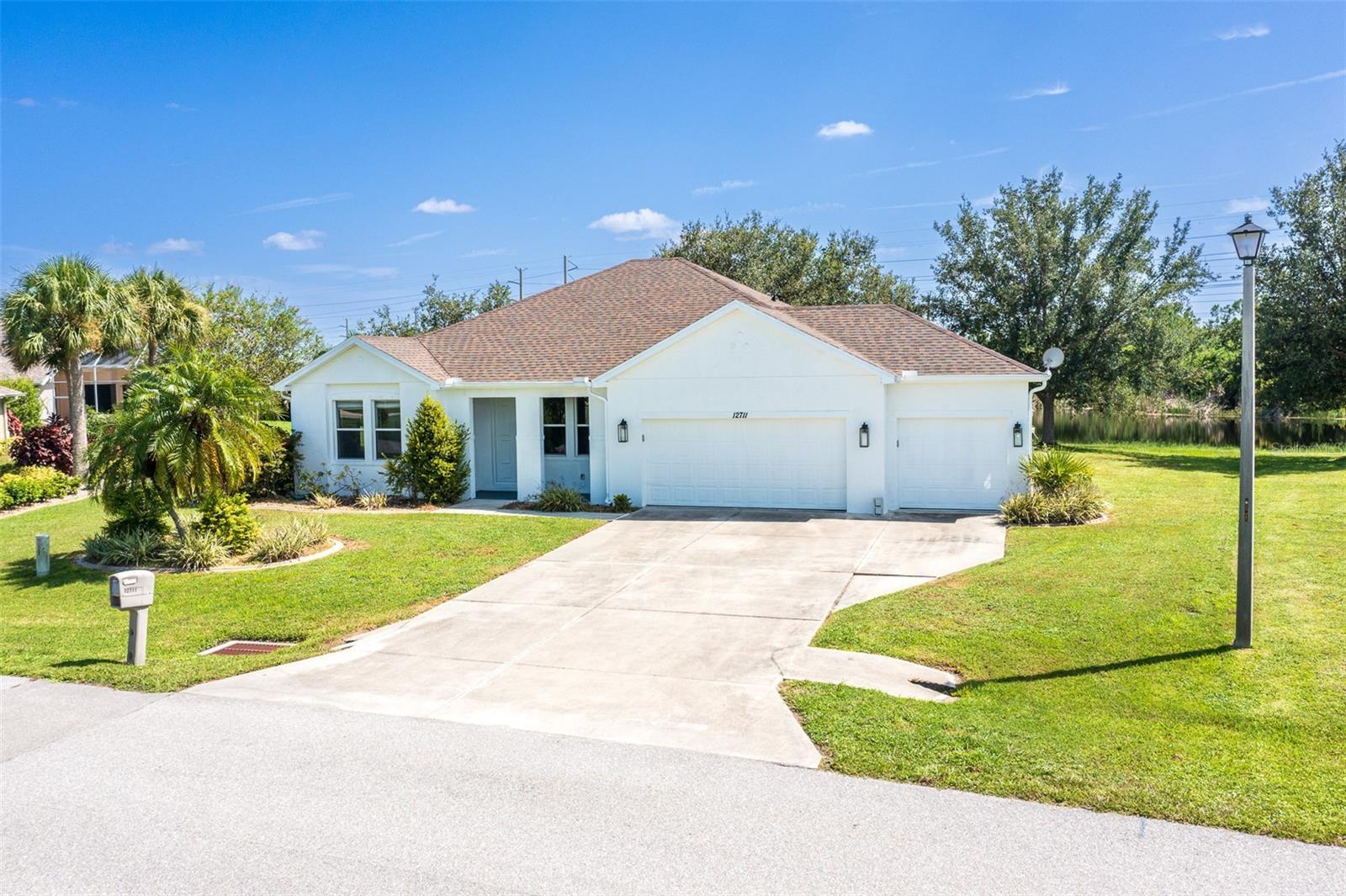 Property Photo: 12711 SW Pembroke Circle S FL 34269