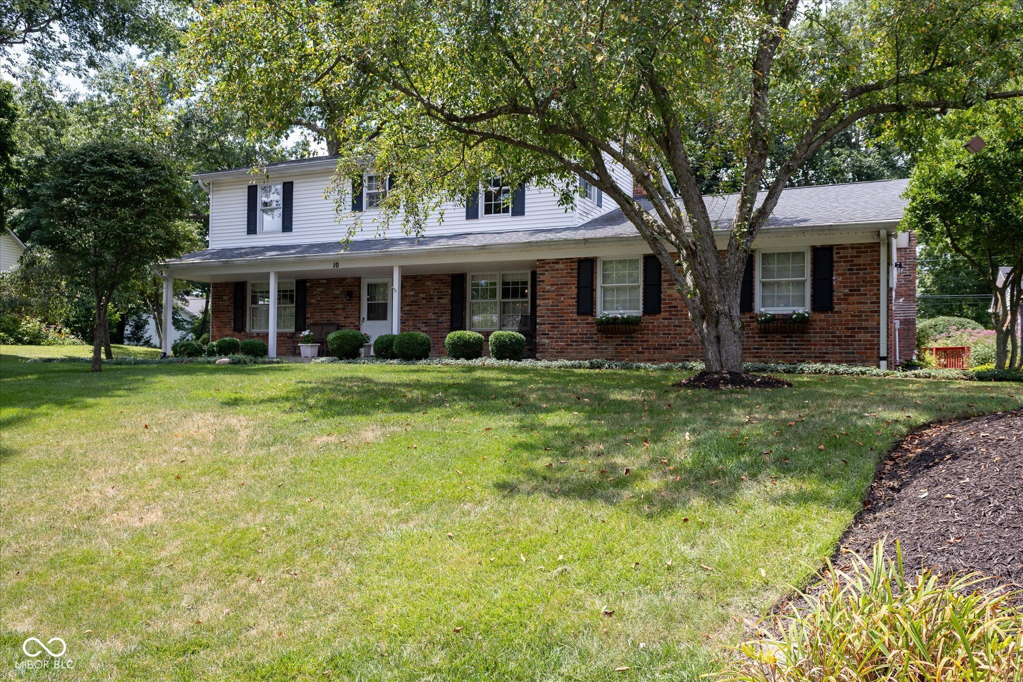 Property Photo: 10 Colony Court IN 46077