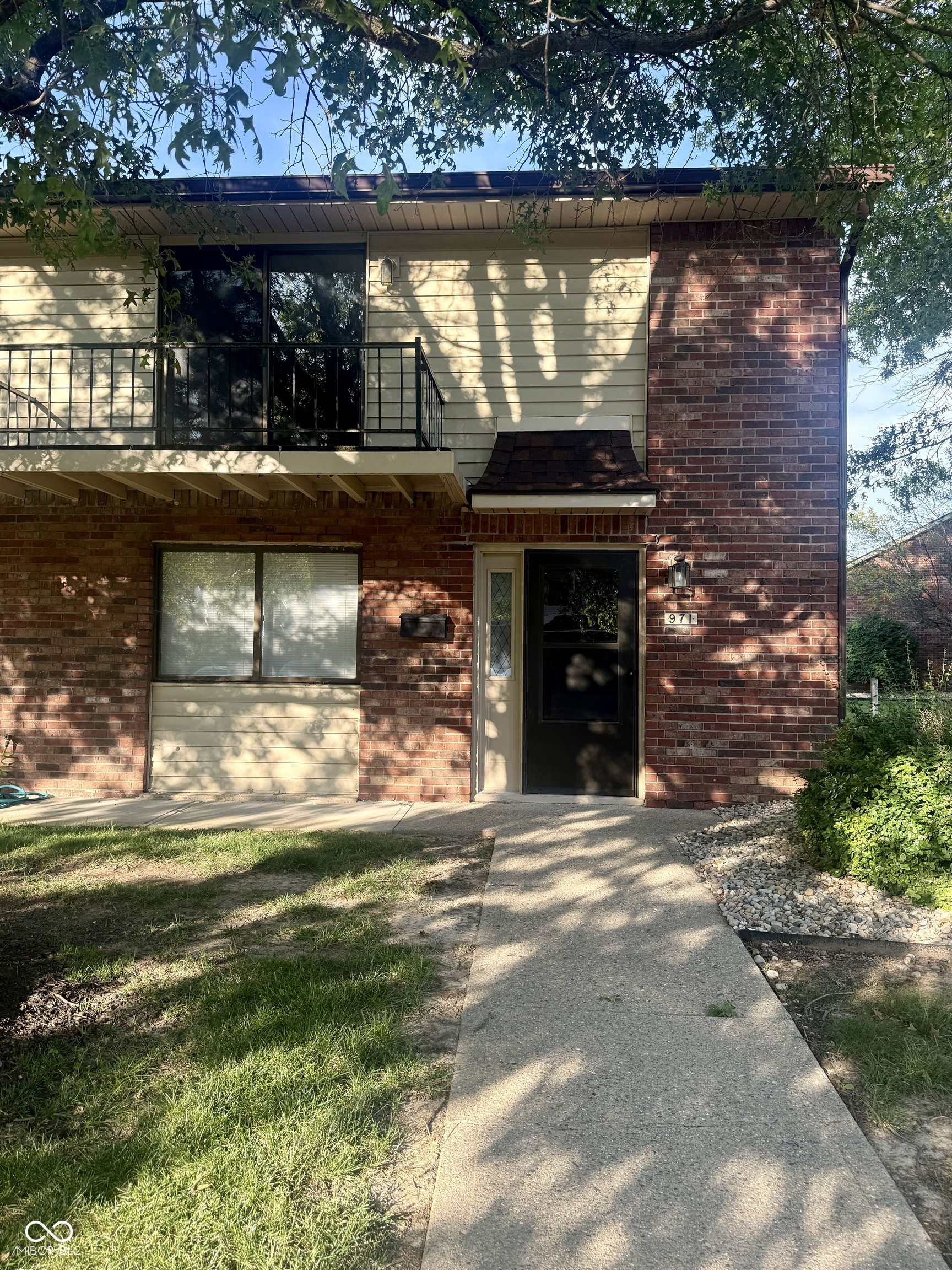 Property Photo: 971 Greenwood Trail W Drive IN 46142