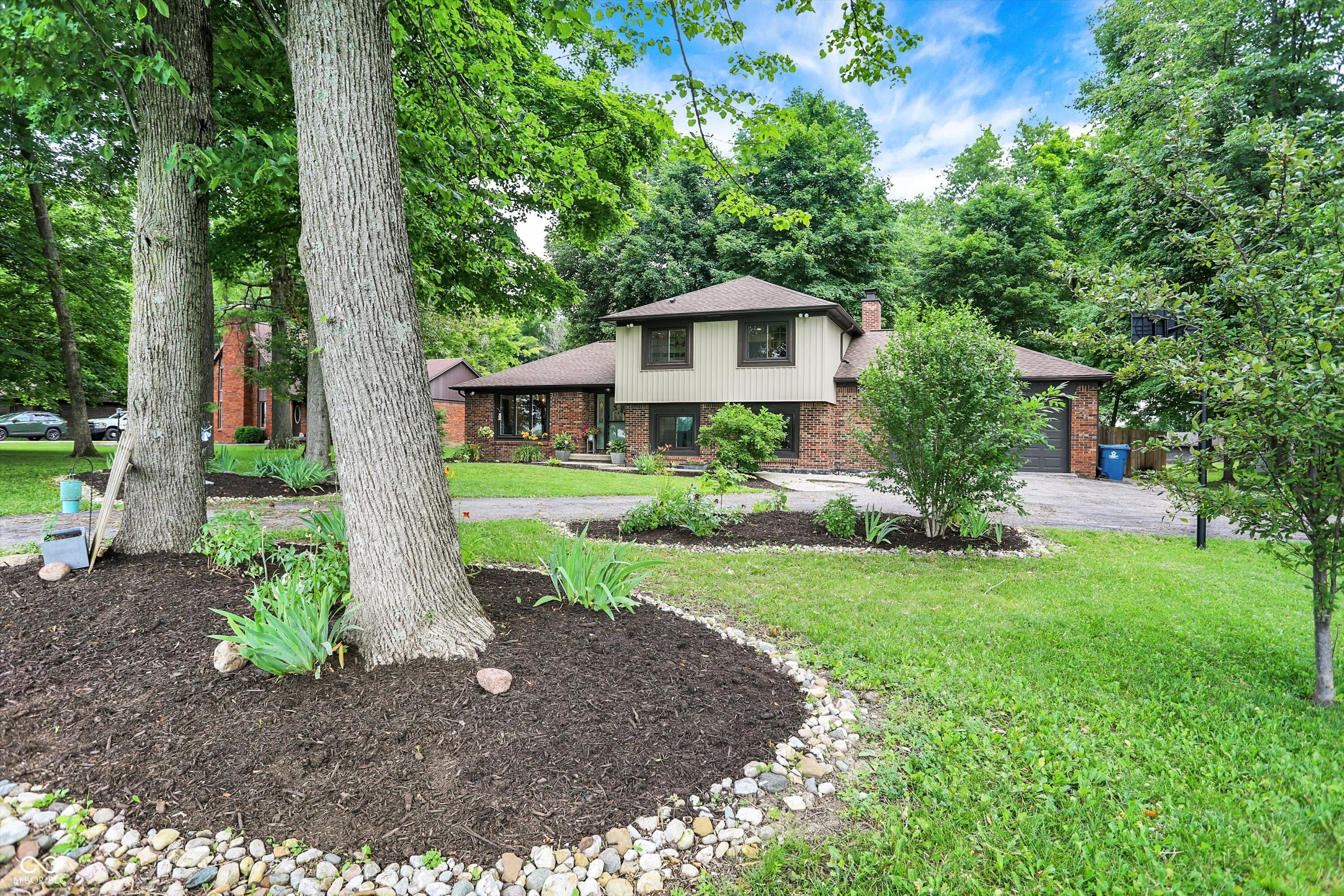 Property Photo: 9304 E Troy Avenue IN 46239