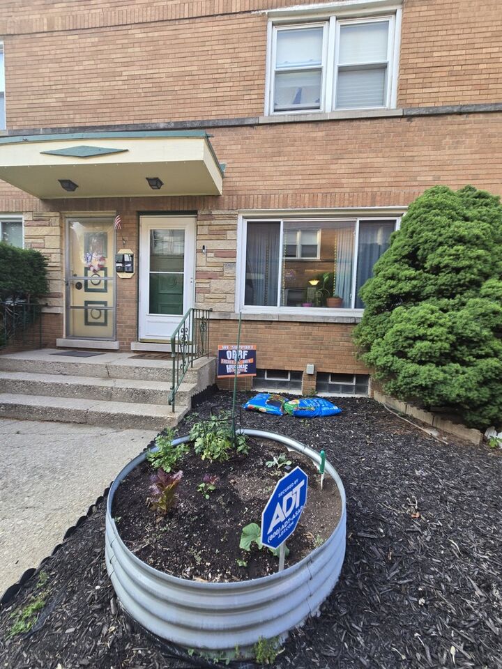 Property Photo:  1007 S Oak Park Avenue  IL 60304 