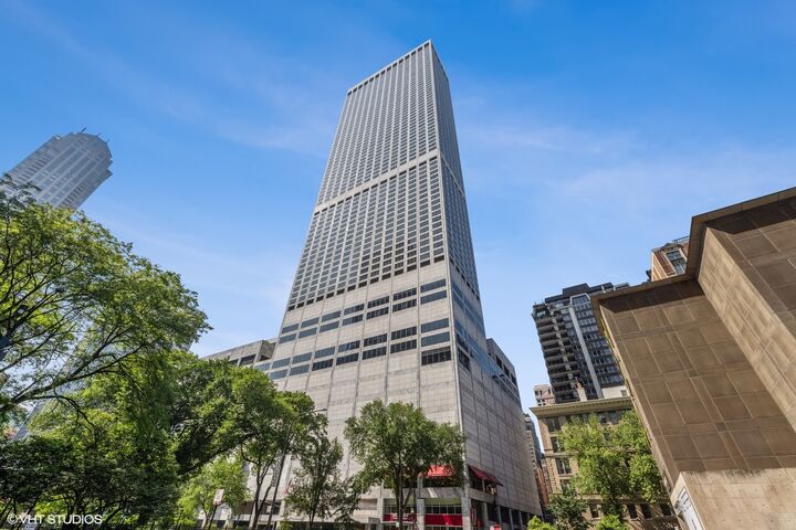 180 E Pearson Street 5401  Chicago IL 60611 photo