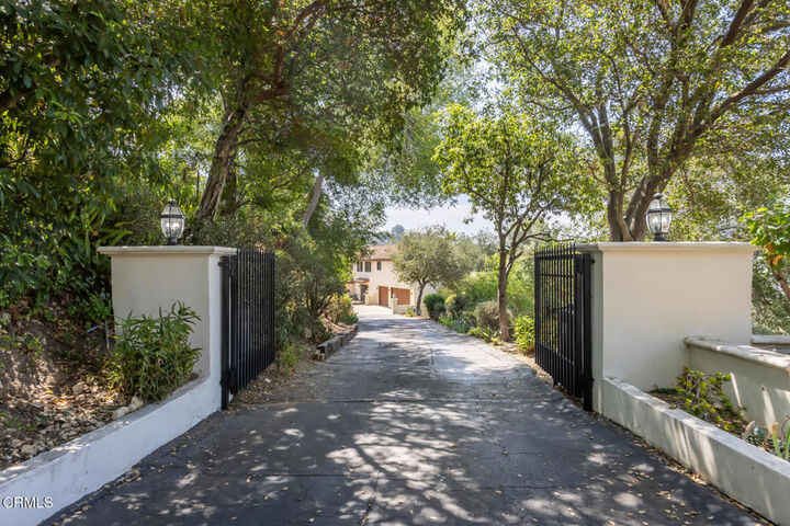 Property Photo:  3643 Hampstead Road  CA 91206 