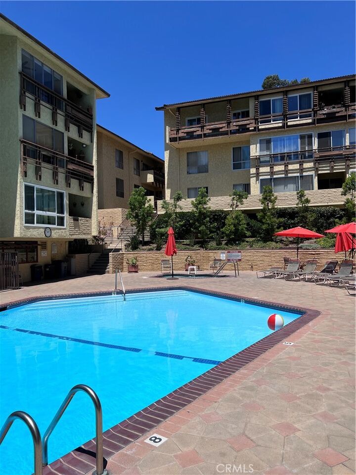 Property Photo: 5600 Kensington Way 209 CA 90230