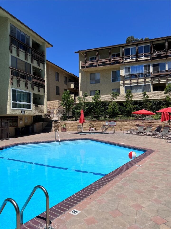 Property Photo: 5600 Kensington Way 209 CA 90230