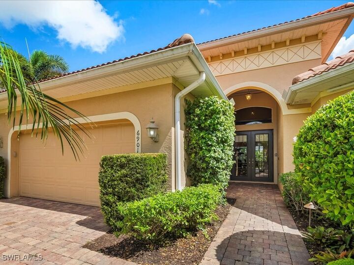 Property Photo:  6901 Bent Grass Drive  FL 34113 