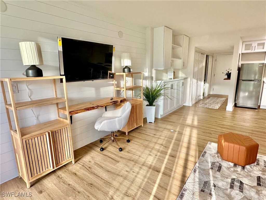 Property Photo: 5 Bluebill Avenue 105 FL 34108