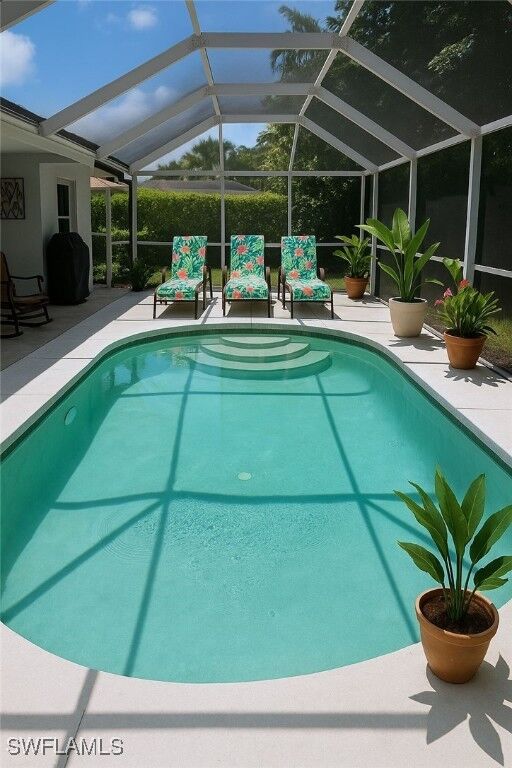 Property Photo: 157 Saint James Way FL 34104