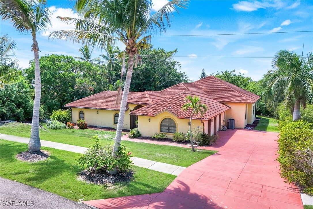 Property Photo:  1841 Olds Court  FL 34145 