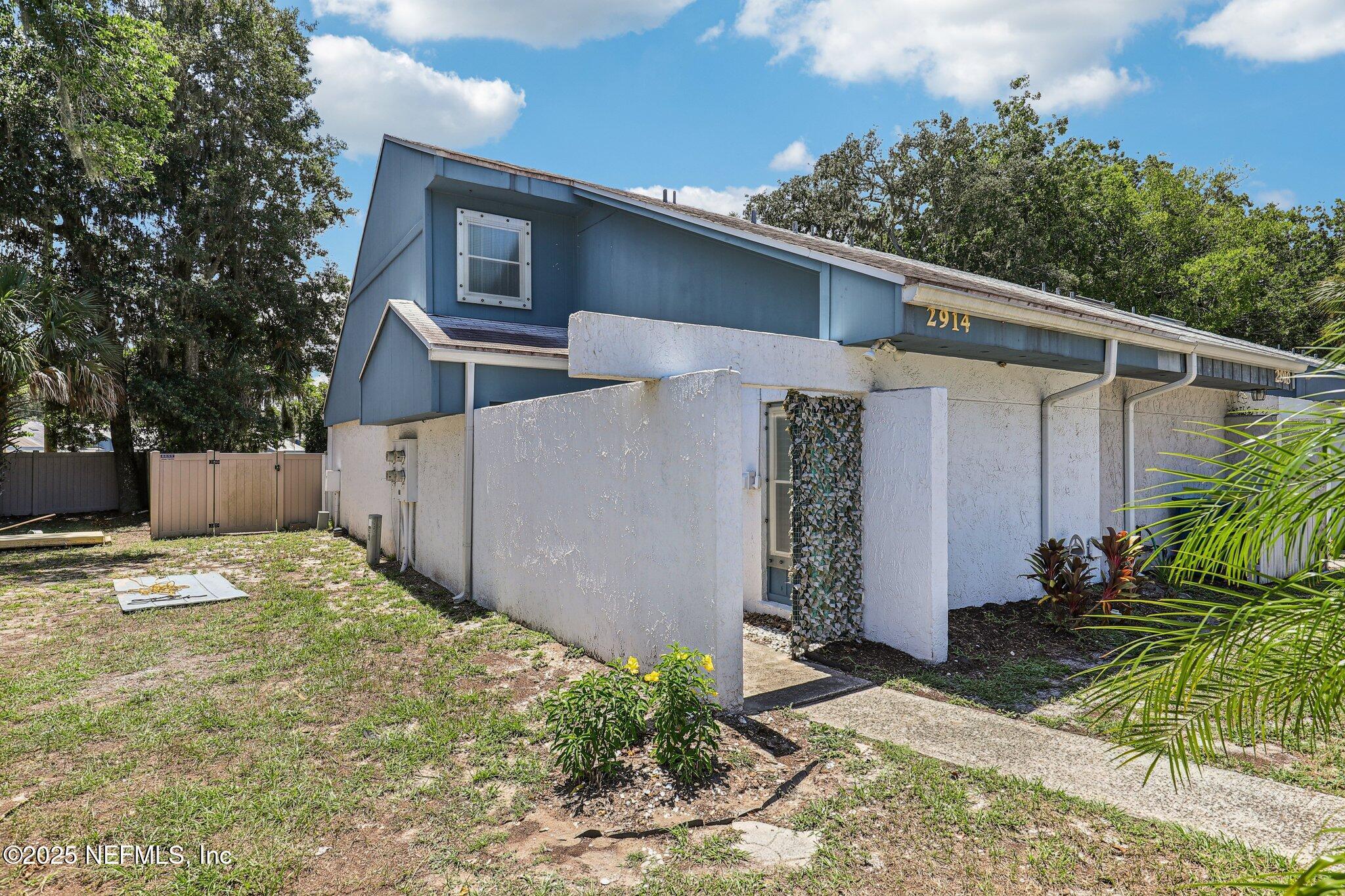 Property Photo:  2914 Songbird Drive  FL 32233 