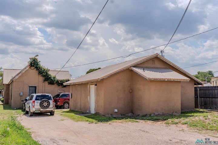 Property Photo:  413 S Avenue A  NM 88130 