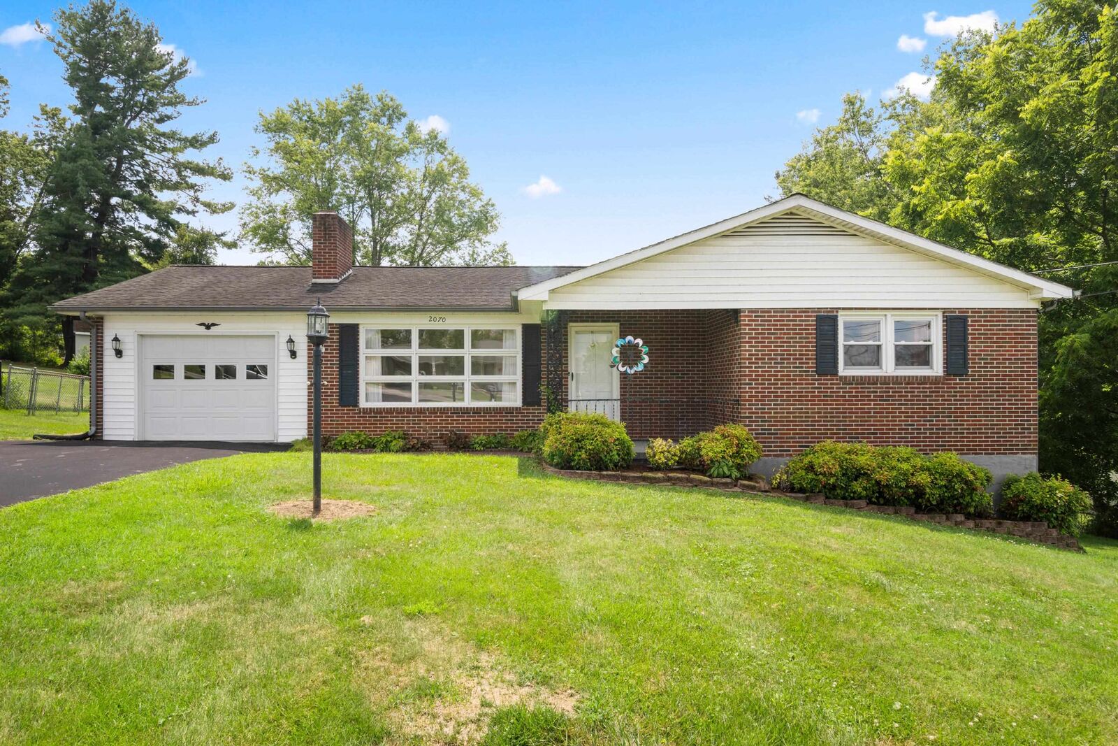 Property Photo:  2070 Twin Oaks Avenue  VA 24301 
