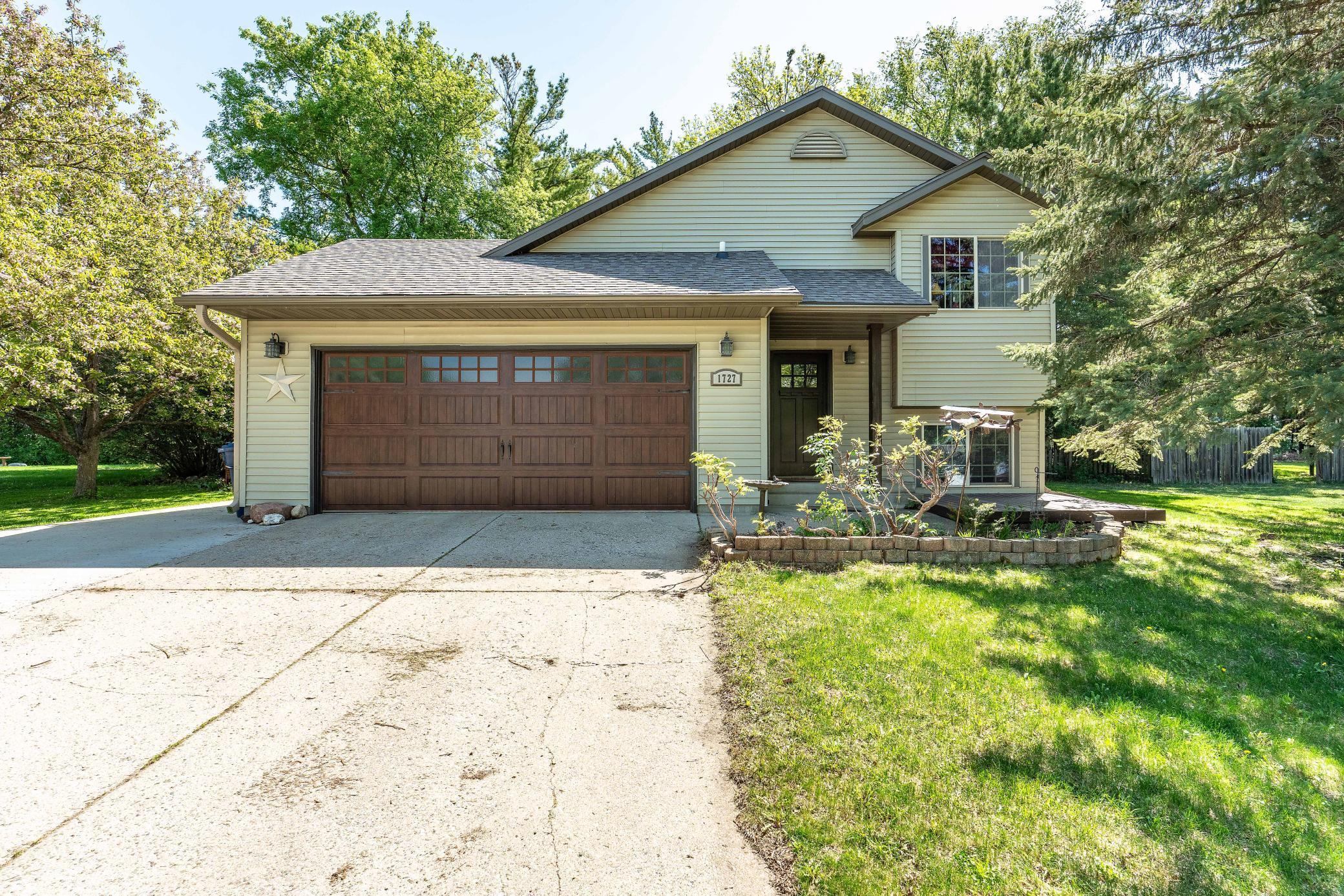 Property Photo: 1727 S Mill Street MN 56537