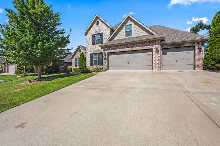 Property Photo: 702 SE Eaton Street AR 72712