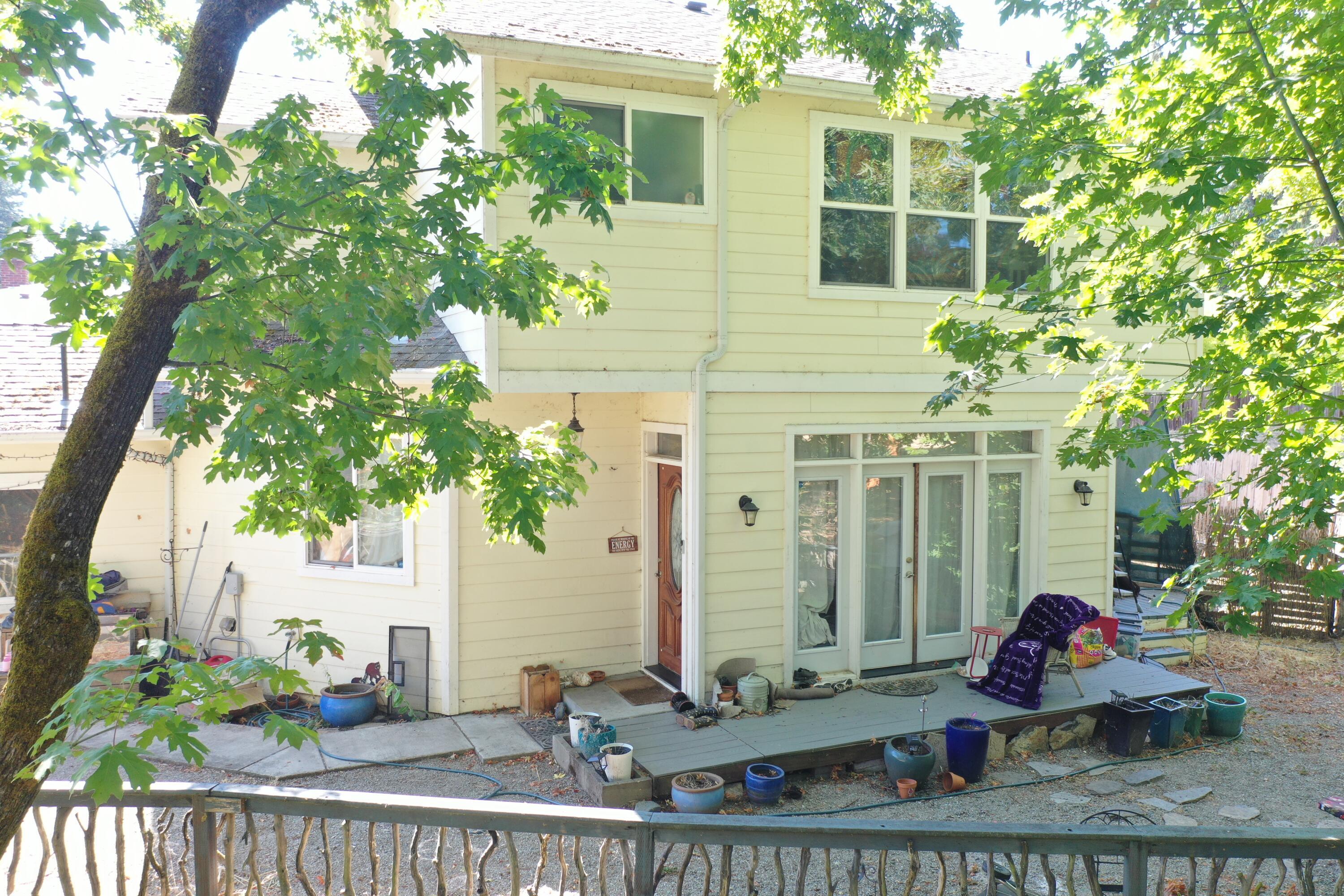 253 SW Central Avenue  Grants Pass OR 97526 photo