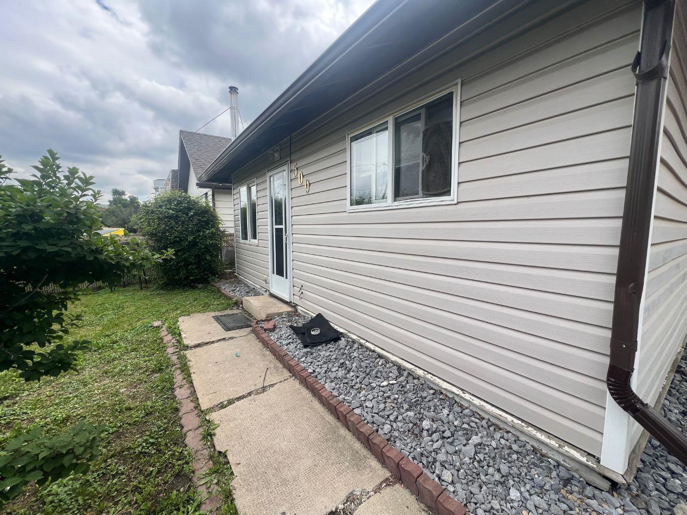 Photo de la propriété:  509 2 Avenue W  AB T0J 0Y3 
