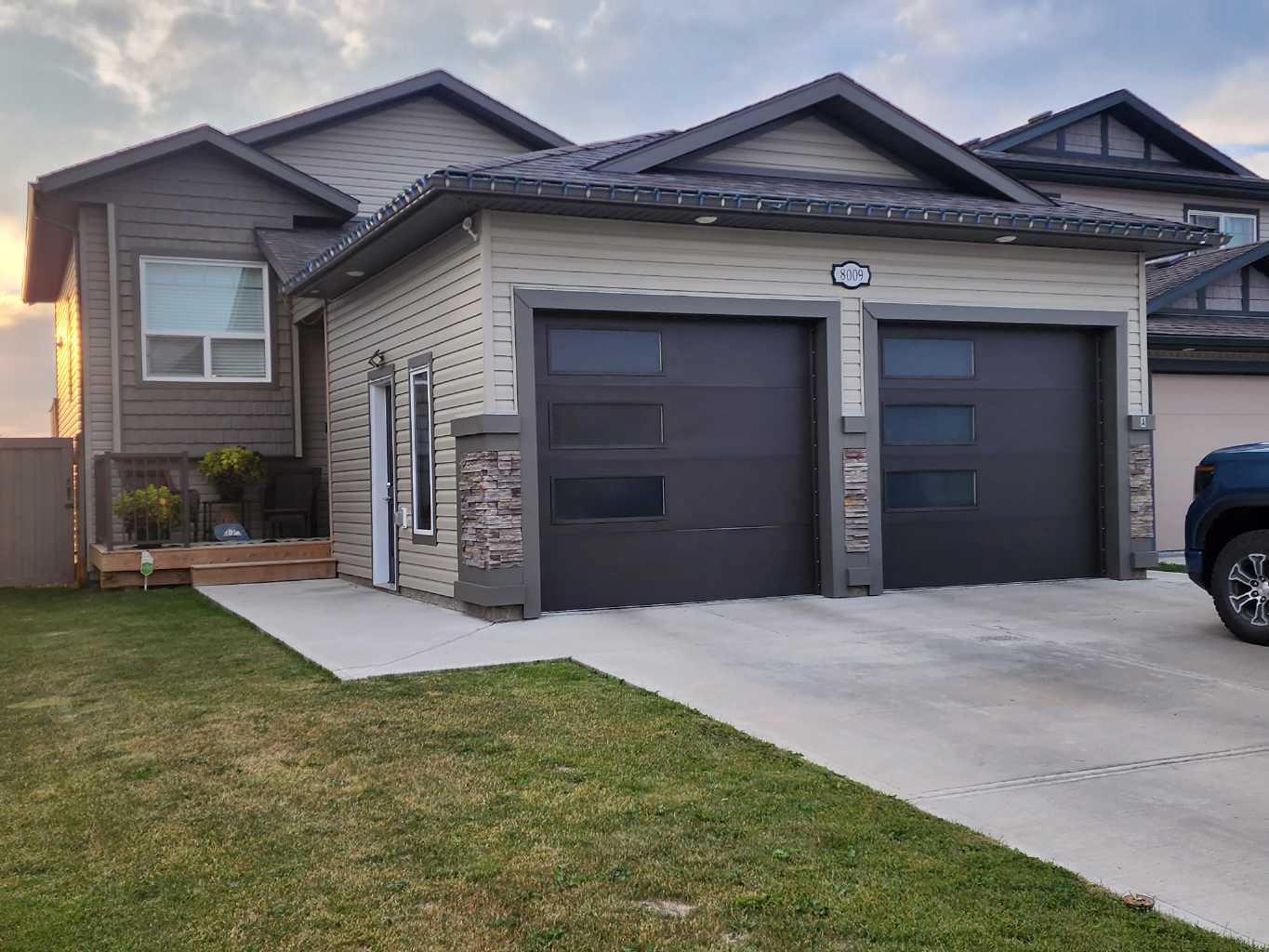 Property Photo: 8009 90C Street AB T8X 0P2
