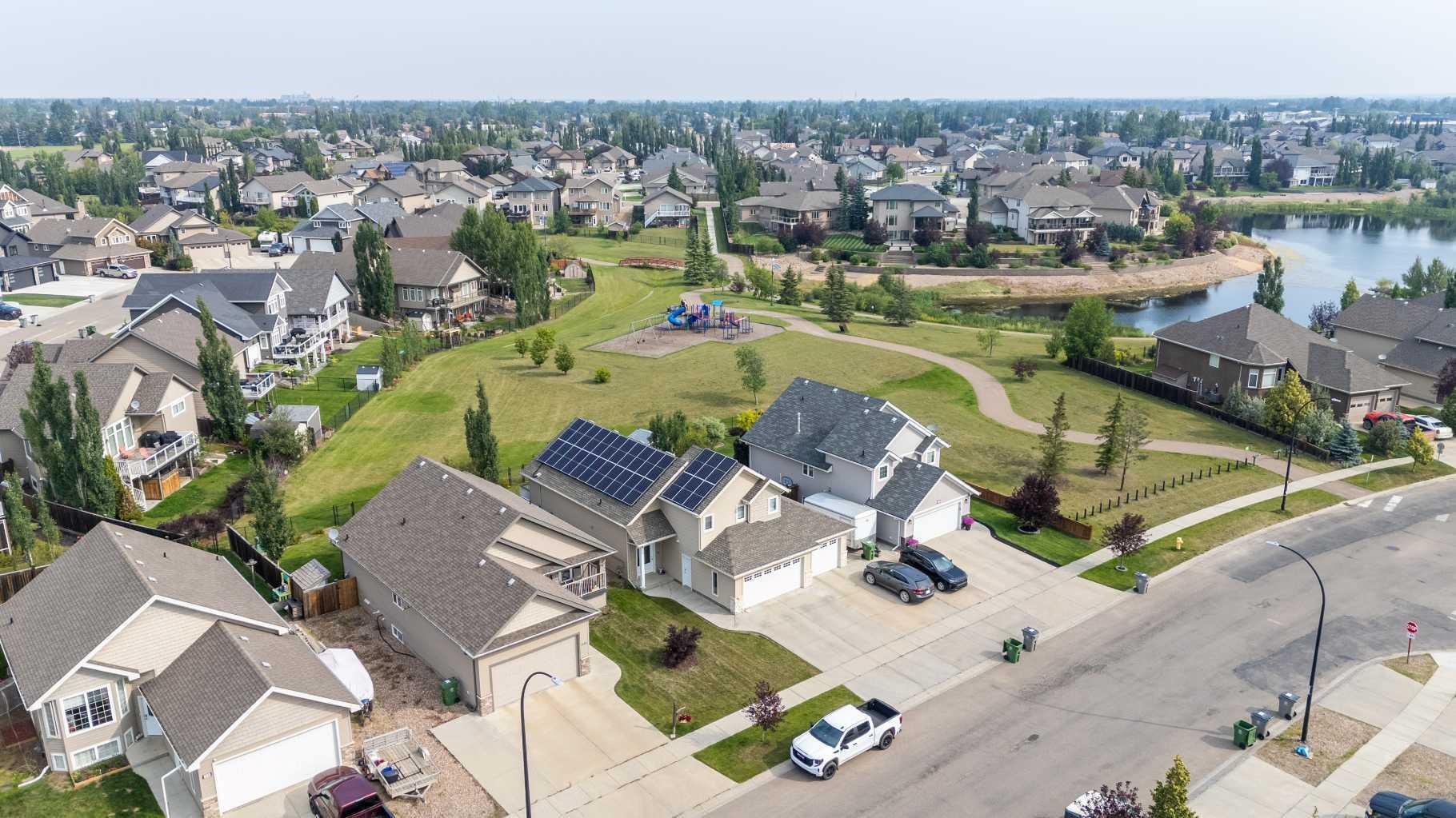 Photo de la propriété: 5228 15 AB T9V 0Y2