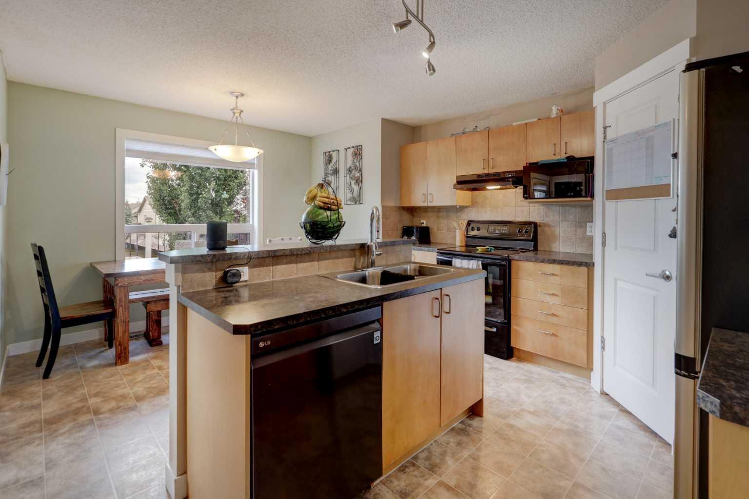 Property Photo: 469 Morningside Way SW AB T4B 3M5