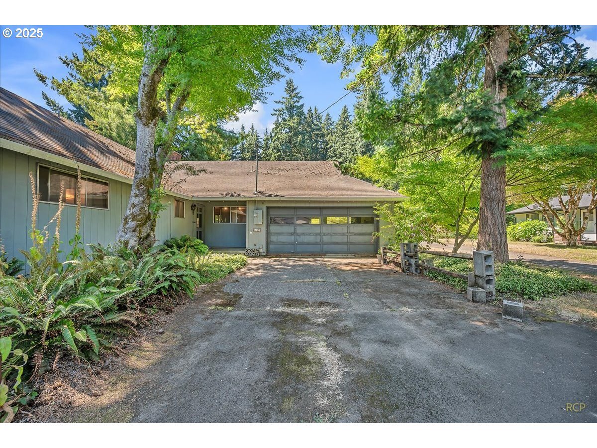Property Photo: 18855 SE River Rd OR 97267