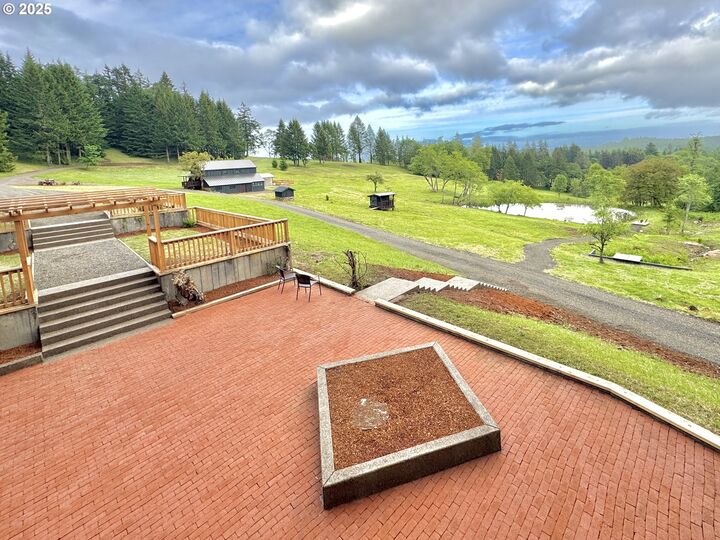 Property Photo: 11890 SW Dupee Valley Rd 1 OR 97128