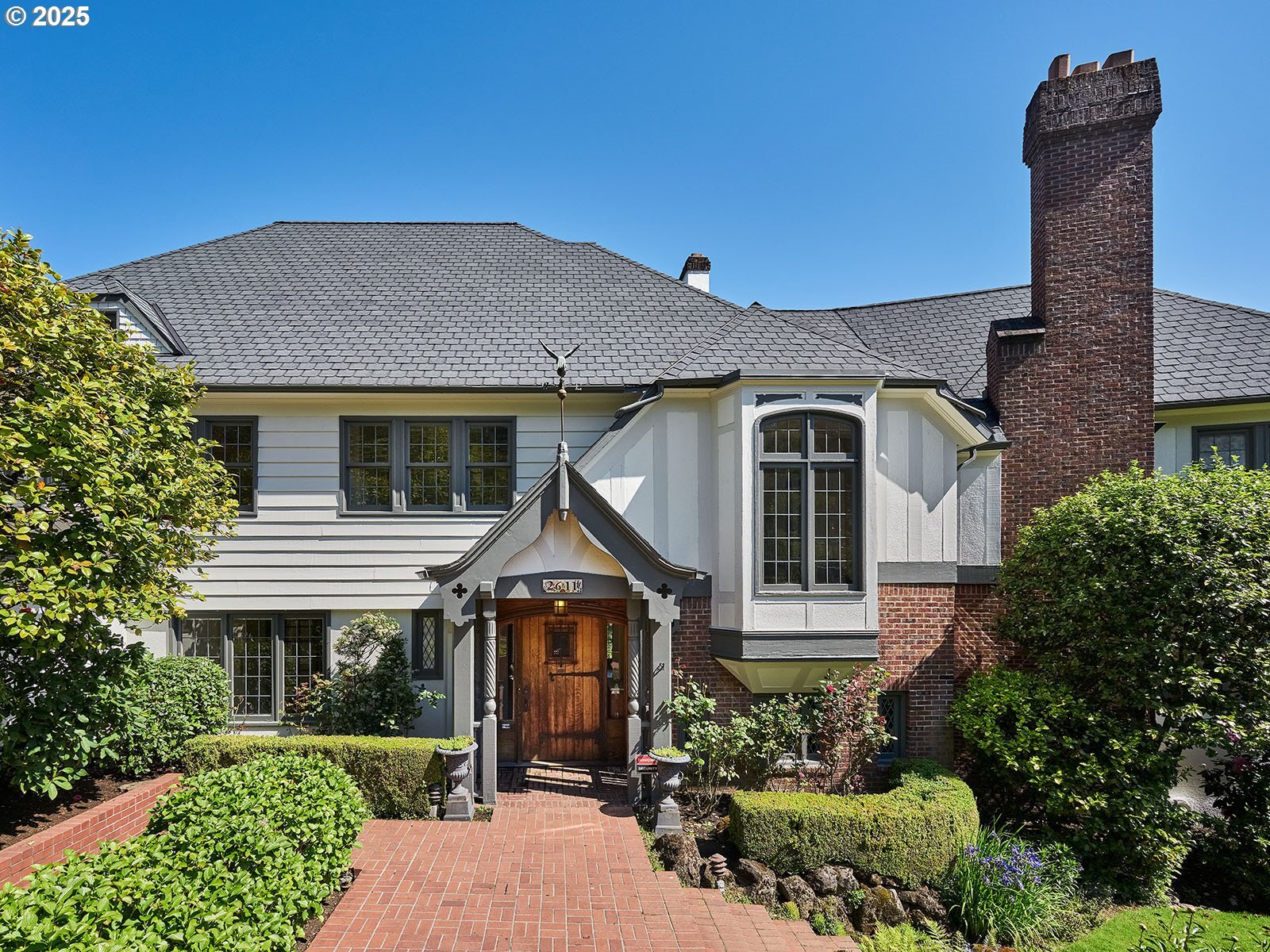 Property Photo:  2611 NW Westover Rd  OR 97210 