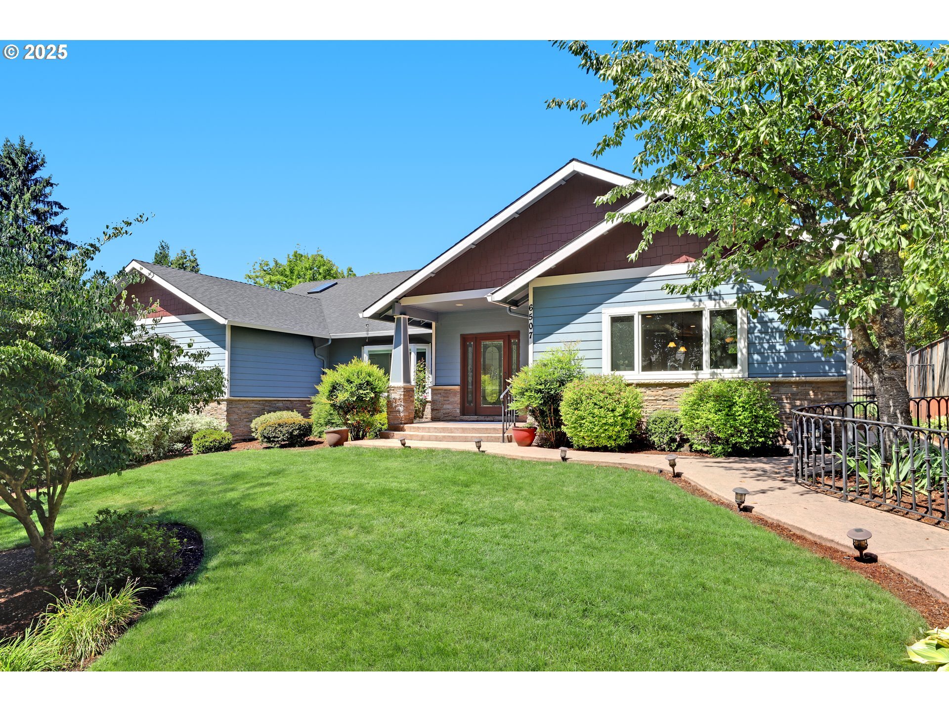 Property Photo: 6507 SW 55th Dr OR 97221