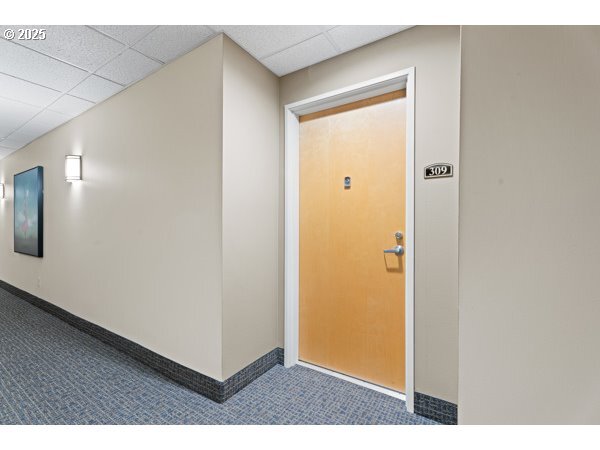 Property Photo: 400 W 8th St 309 WA 98660