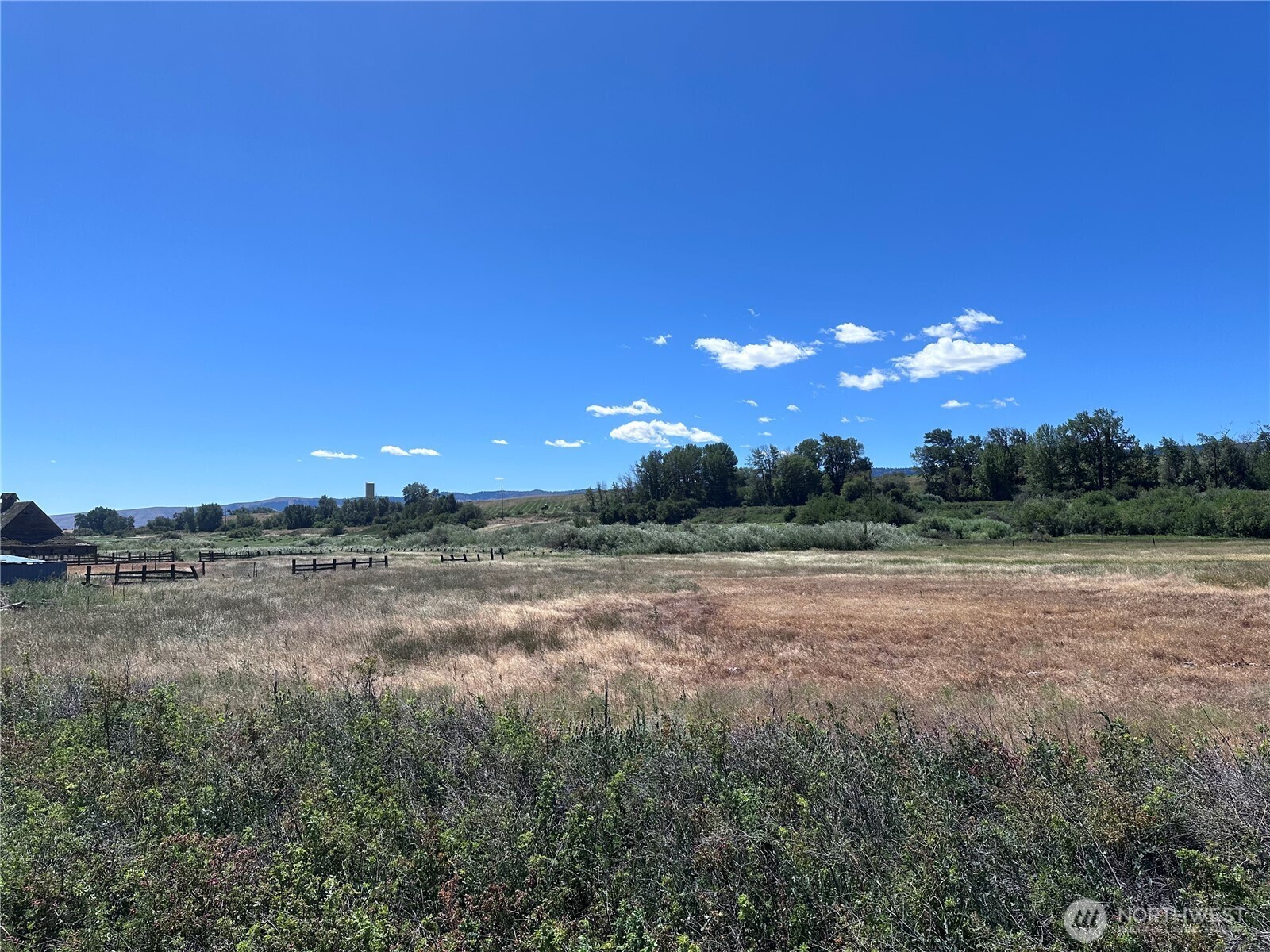 Property Photo:  11485 Xxx N Thorp Highway  WA 98946 