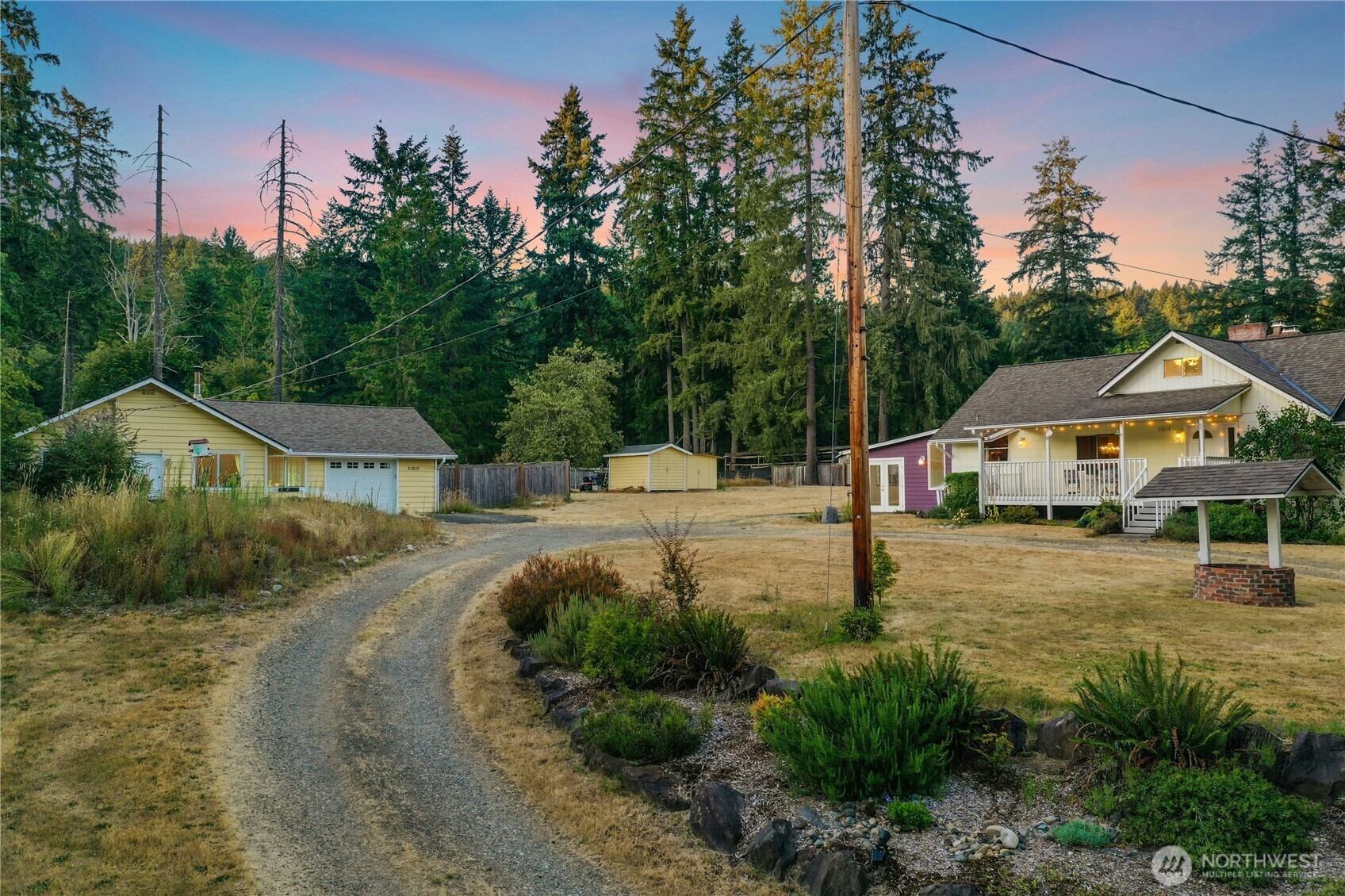 Property Photo: 21614 SE May Valley Rd WA 98027