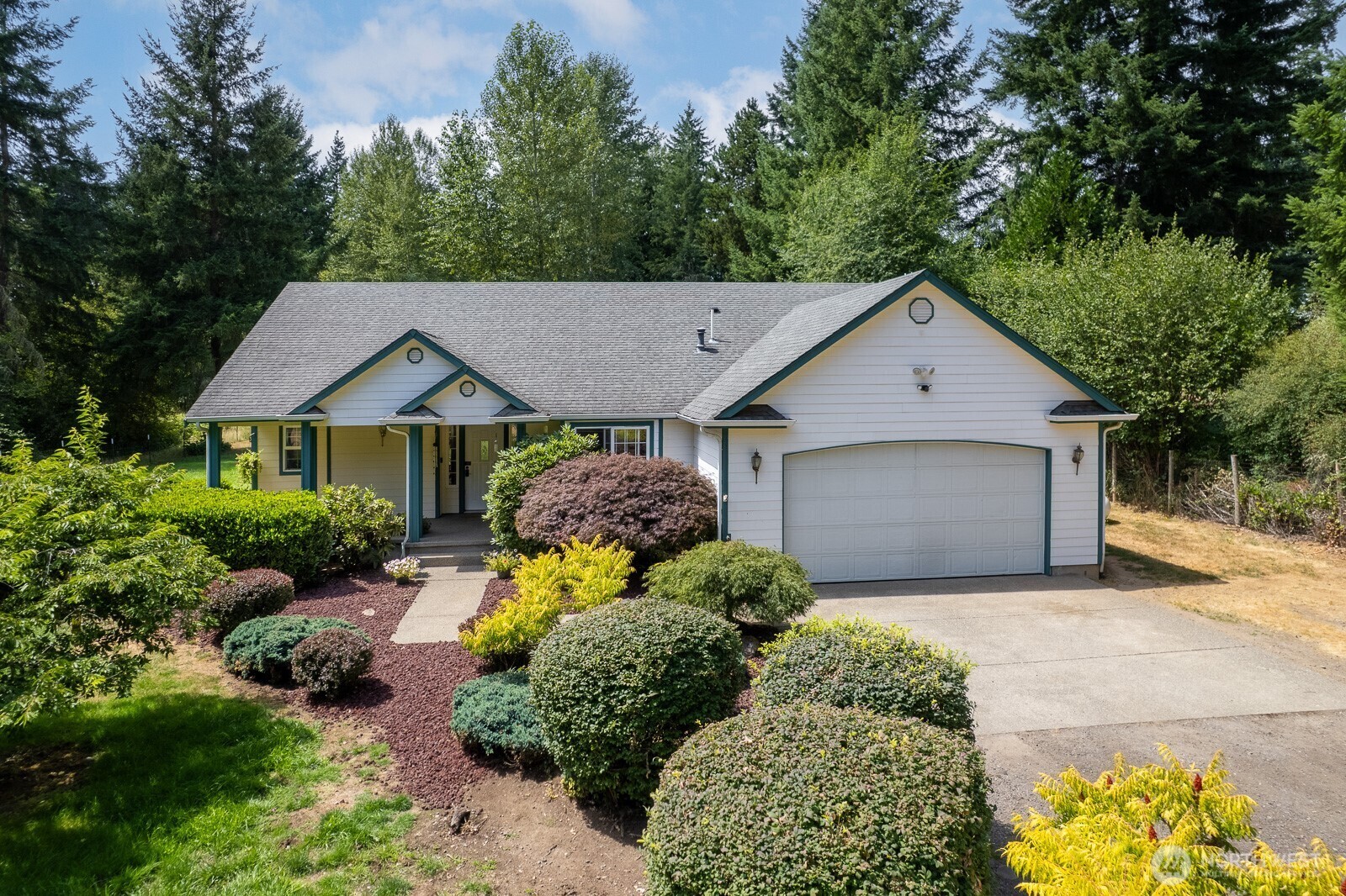 Property Photo: 12425 Zeller Road SE WA 98597