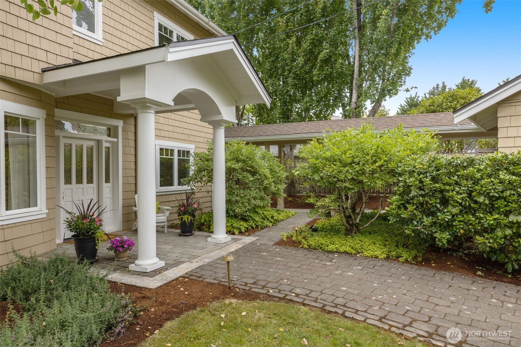 Property Photo: 3021 W Mercer Way WA 98040