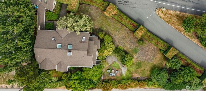 Property Photo:  3021 W Mercer Way  WA 98040 